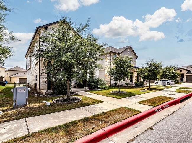 Building Photo - Beautiful and Contemporary 3 BR / 2.5 BA H...