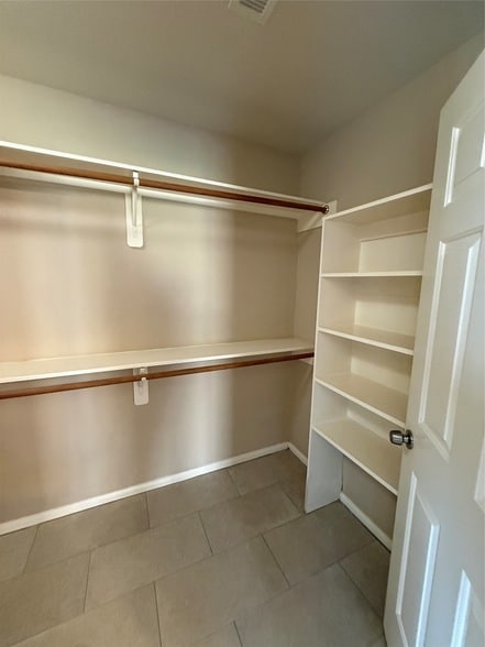 Building Photo - 906 Taylor Ridge Dr