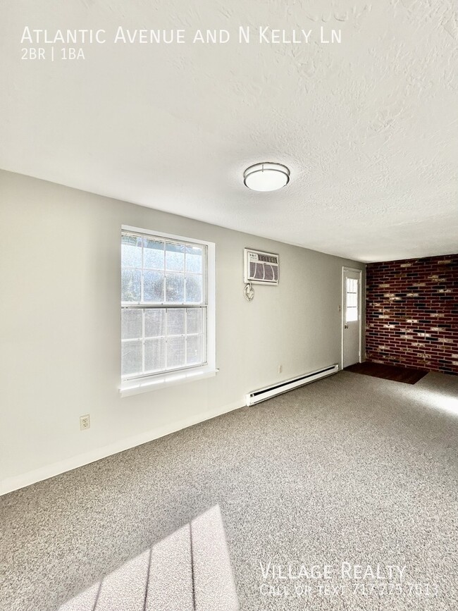 Building Photo - Newly-remodeled! Affordable 2-bed in Red L...