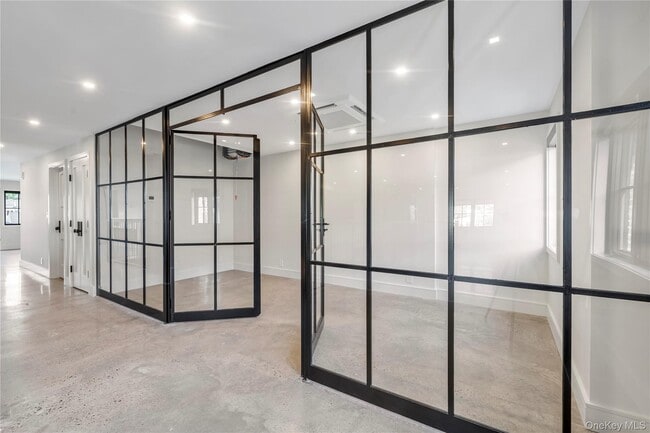 Building Photo - 12 Roosevelt Ave