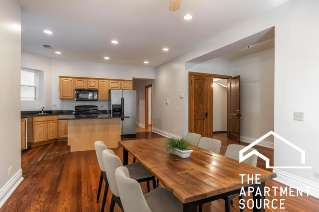 Building Photo - 1010 N Kedzie Ave