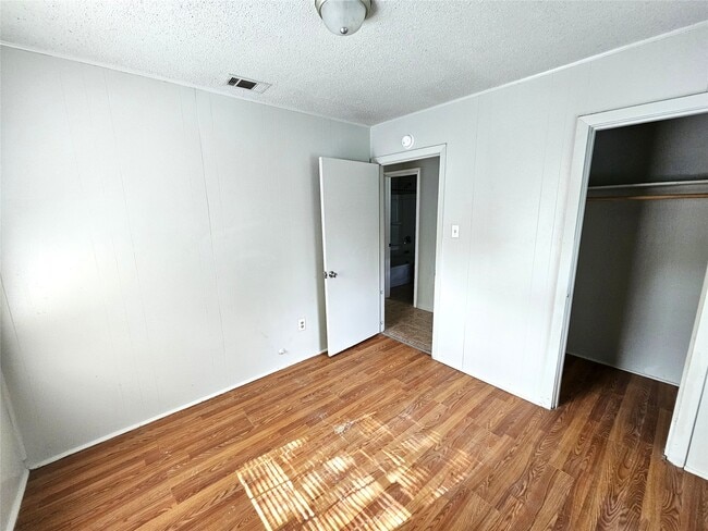 Building Photo - 3018 Robinson Blvd