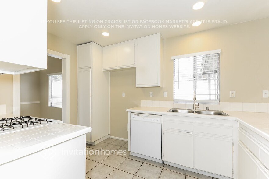 Building Photo - 7839 Strathmore Rd