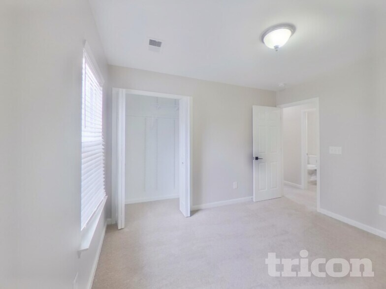 Building Photo - 212 Cochin Trce