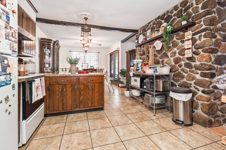 Building Photo - 41 Trout Brook Dr