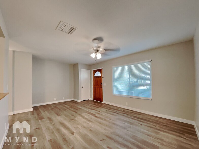Building Photo - 1116 W Dunbar Dr