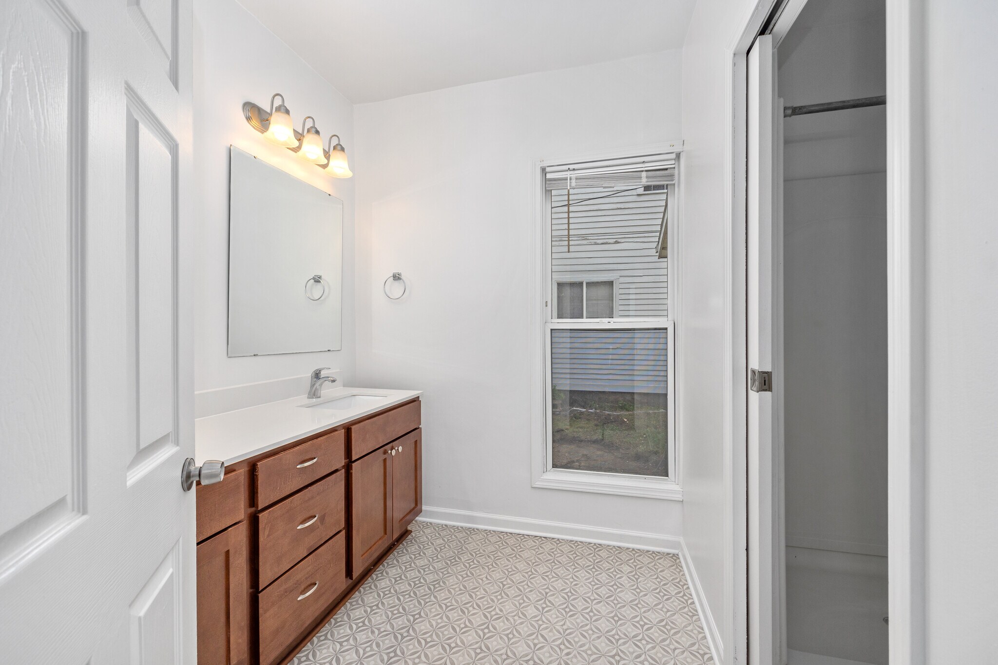 Building Photo - 646 Veto St NW