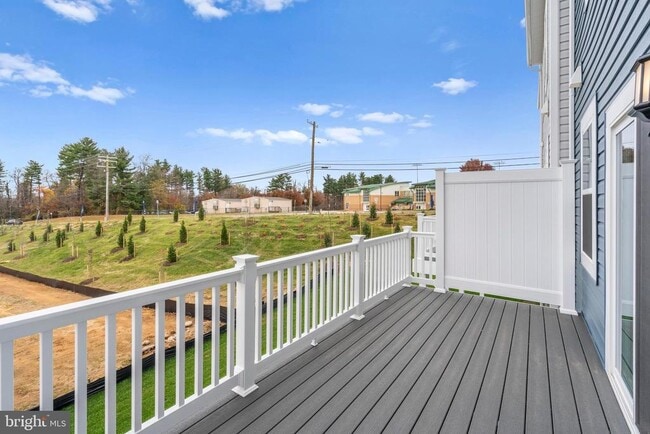 Building Photo - 502 Downswing Rd