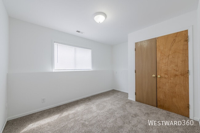 Building Photo - 915 Spiros Ct
