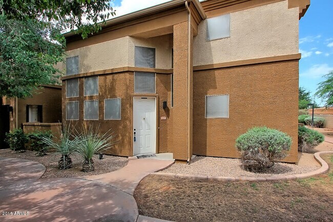 Building Photo - 1445 E Broadway Rd