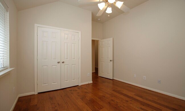 Building Photo - 15938 Cottage Ivy Cir