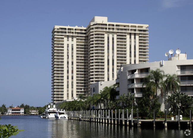 Building Photo - Turnberry Isle North