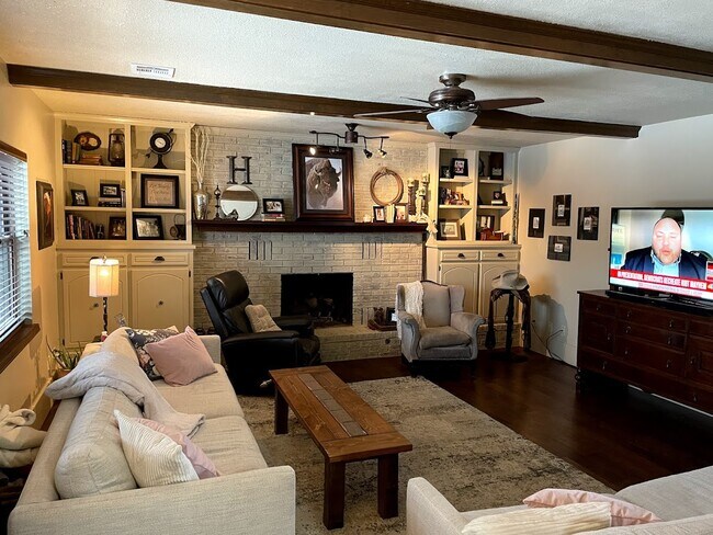 Building Photo - 9119 N 153rd East Ave