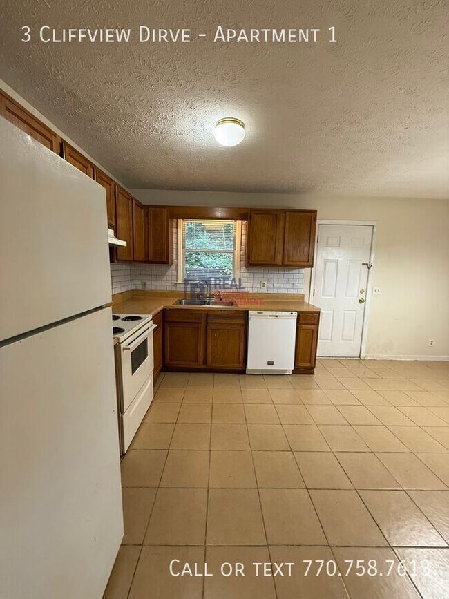 Building Photo - 3 Cliffview Dr SE