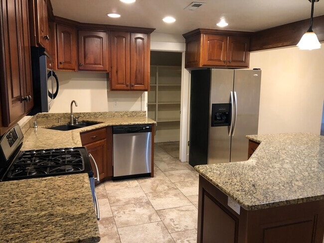 Building Photo - MUST SEE! Beautiful 4 Bedroom/3 Bathroom Home--Near BYU and Peaks Ice Arena