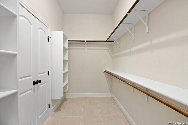 Building Photo - 405 Park Cir