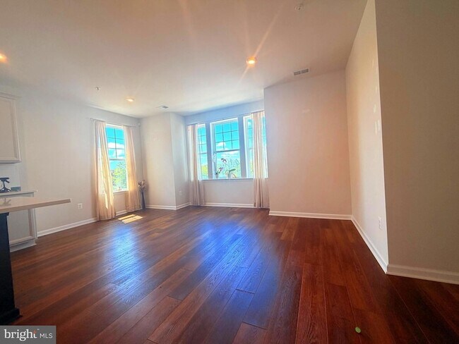 Building Photo - 10552 Neil Armstrong Way