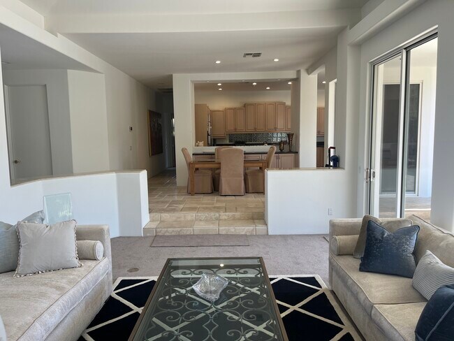 Building Photo - 45540 Cielito Dr