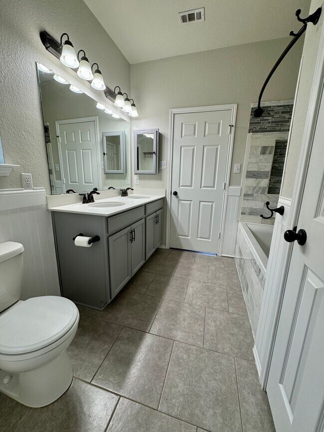 Building Photo - AVAILABLE SOON!