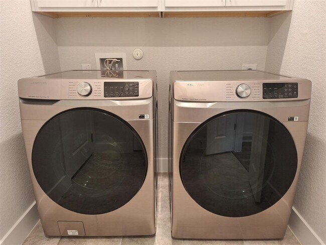 Building Photo - 1720 Purple Martin Dr