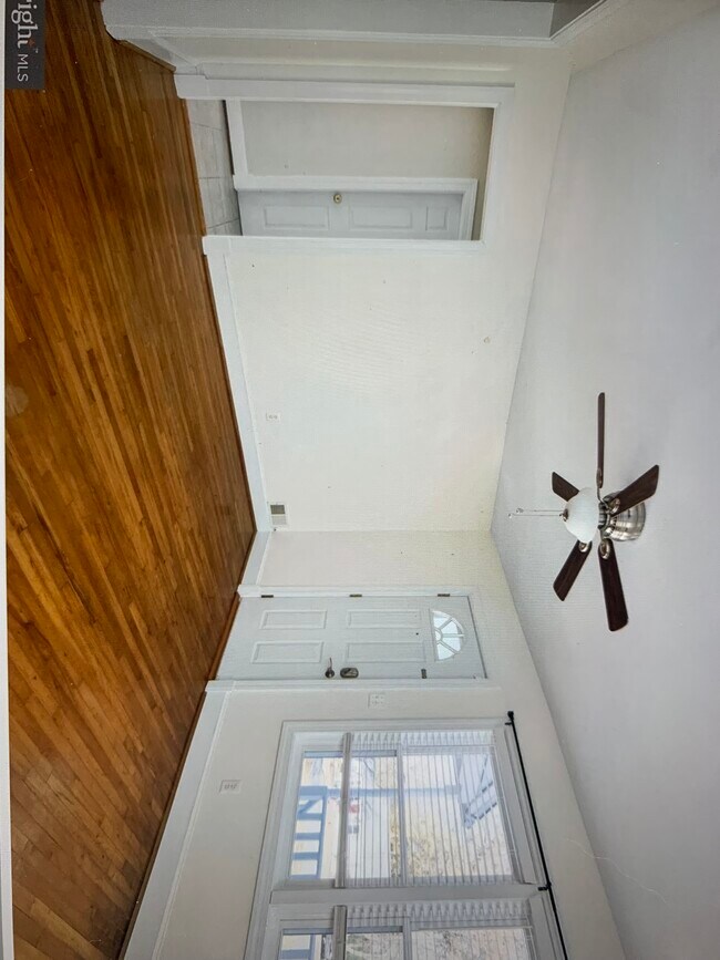 Building Photo - 113 Beauregard St