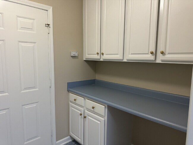 Building Photo - Well-Maintained Condo with 2 Bonus Rooms & Attached 2-Car Garage