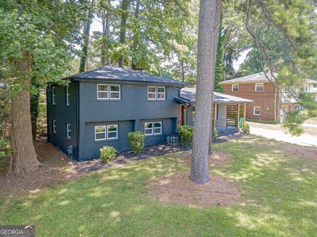 Building Photo - 2352 Glendale Dr