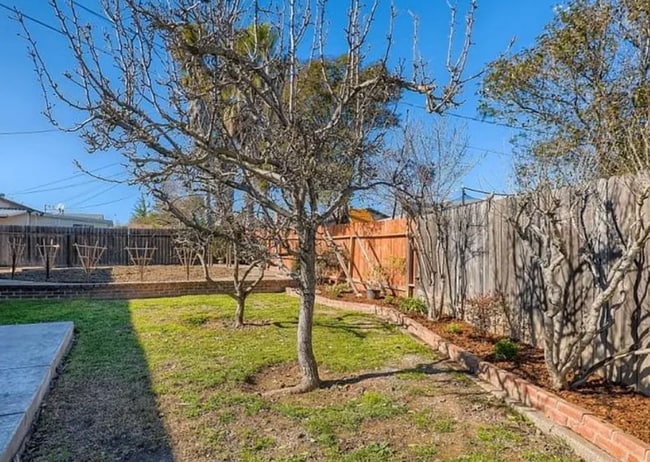 Building Photo - AMAZING 4/2 (Power Inn/Florin) Home!  Plea...