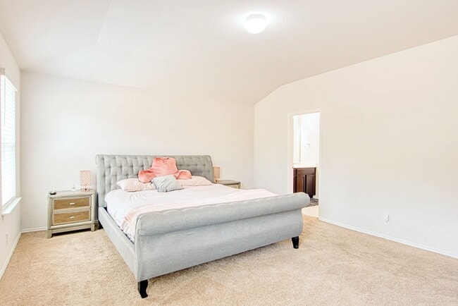 Building Photo - Kendall Brook Unit 1B