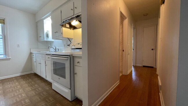 Building Photo - 84th Street  3531-3533