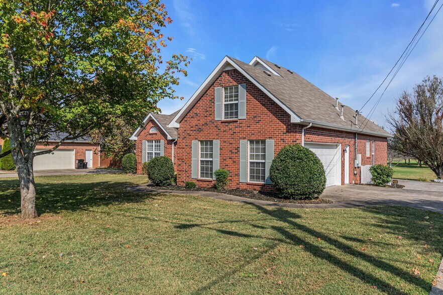 Building Photo - 207 Andy Johns Dr