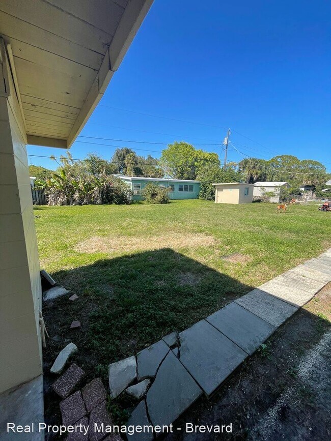 Building Photo - 2597 Stephen Dr NE