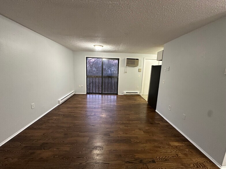 Building Photo - 32 Old Foxon Rd