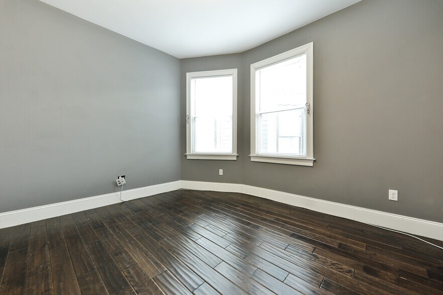 Building Photo - 9 Bellflower St