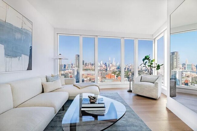 Building Photo - 3 bedroom in LONG ISLAND CITY NY 11101