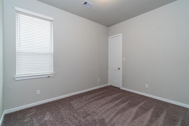 Building Photo - 27054 Golden Knoll Dr