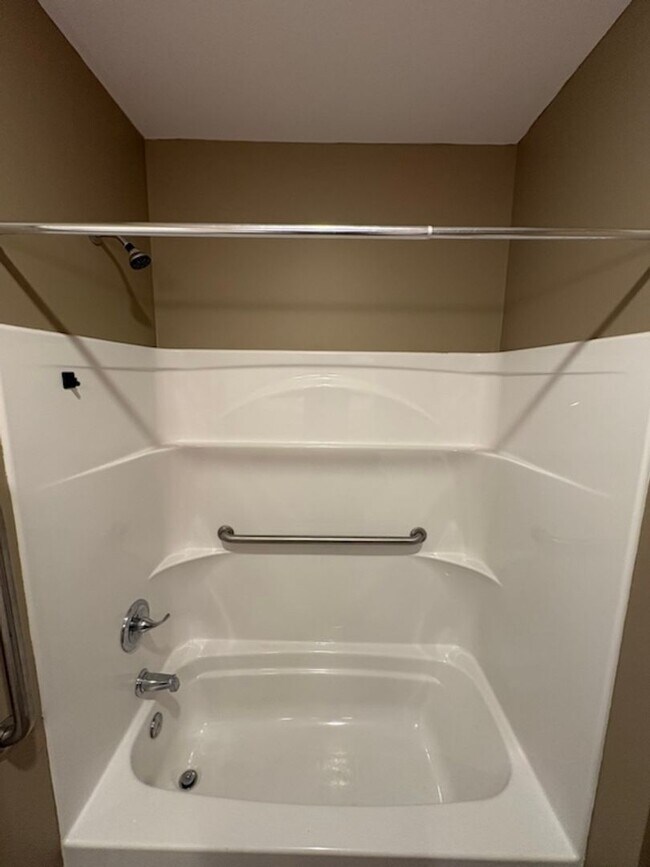 Building Photo - Jefferson Commons Apartments