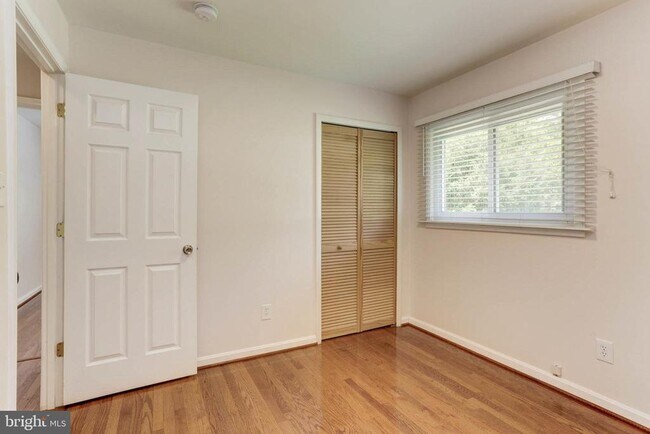 Building Photo - 11821 Charen Ln