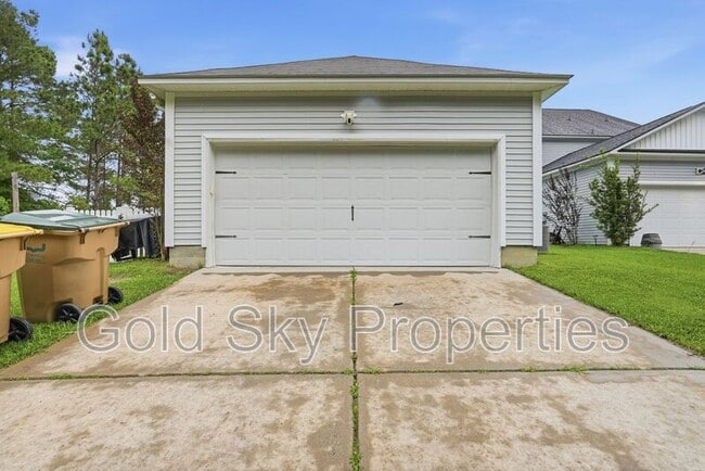 Building Photo - 102 Crabapple Cir