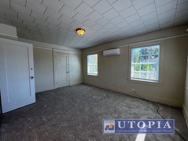 Building Photo - Charming 3 bedroom, 2 bathroom home in the...