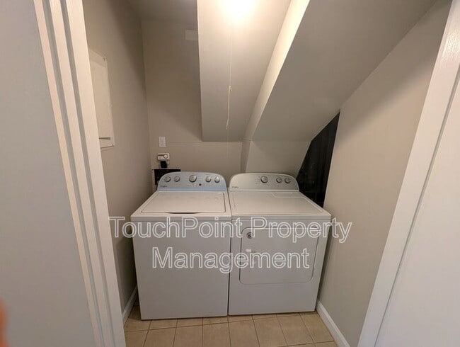 Building Photo - 6724 Sunview Dr