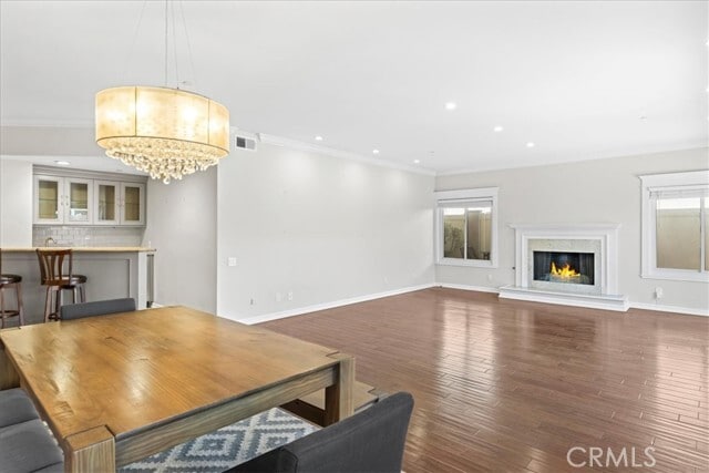 Building Photo - 512 Esplanade