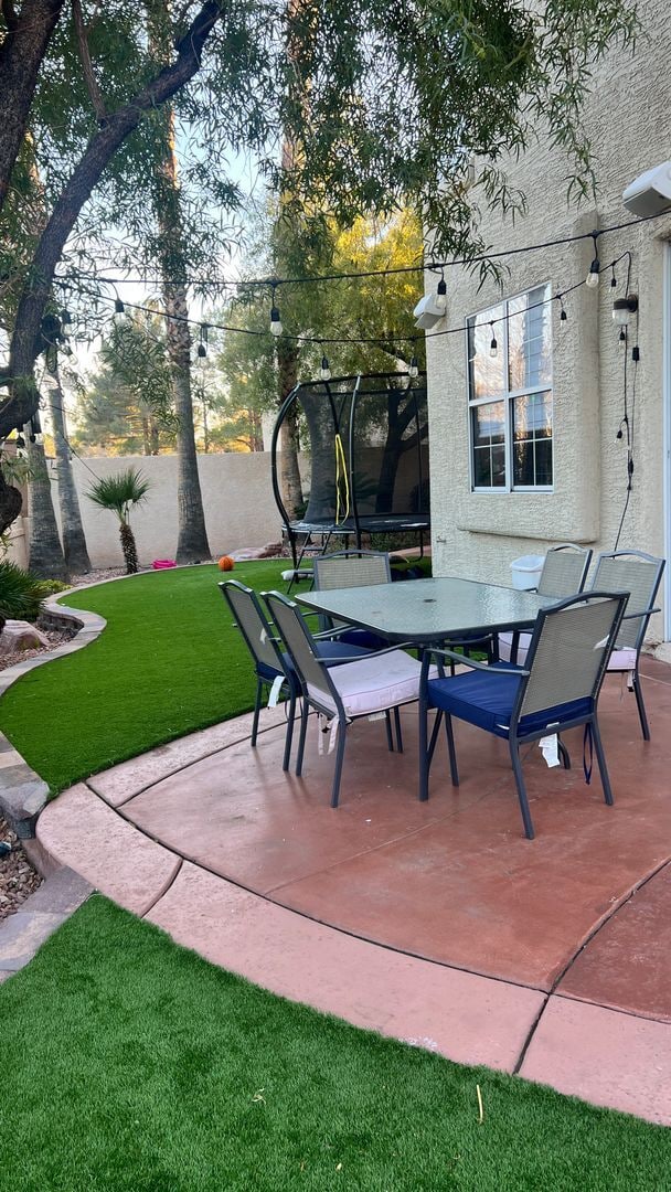 Building Photo - Stunning Fully Remodeled Luxury Home in Peccole Ranch