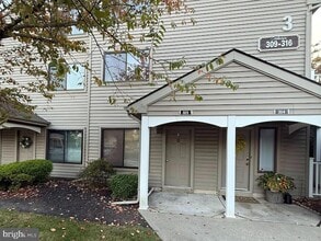 Building Photo - 313 Gregorys Way