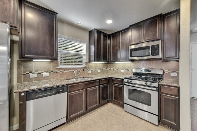 Building Photo - 1508 Sugarberry Ln
