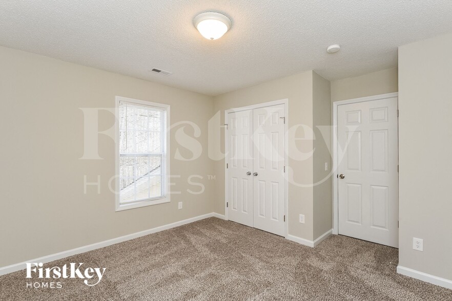 Building Photo - 60 Cyra Ct