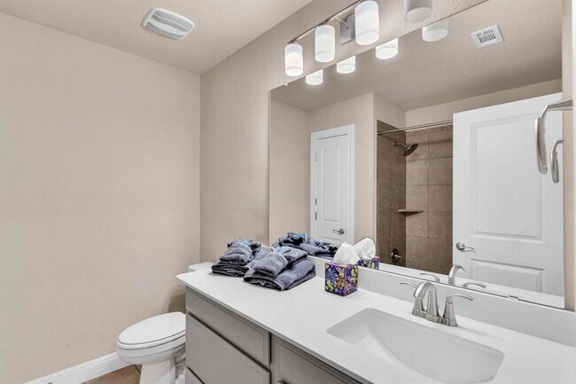 Building Photo - 129 Birkshire Dr