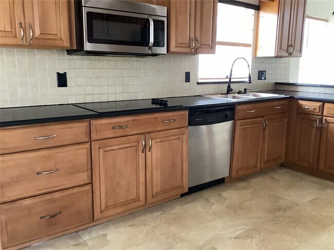 Building Photo - 3291 Brewster Dr