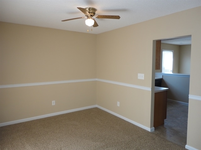 Building Photo - 635 Cloverfield Ln