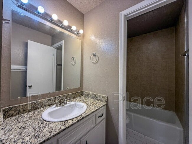 Building Photo - 6512 S 81st E Pl